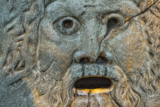 Η γλώσσα της αλήθειας που ψεύδεται